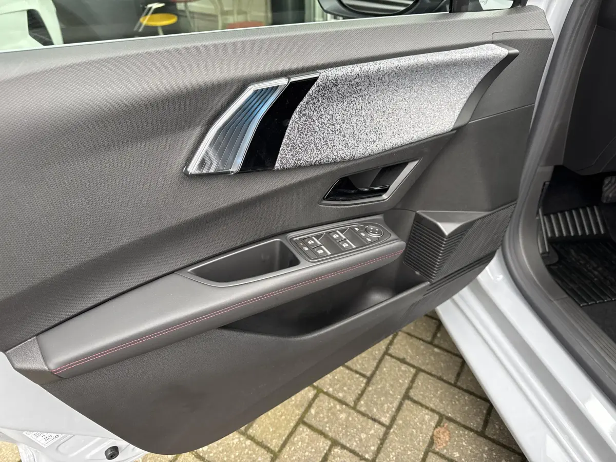 Clio NEW 1.8 Hybrid 160 techno Pack Première, DIRECT LEVERBAAR!!