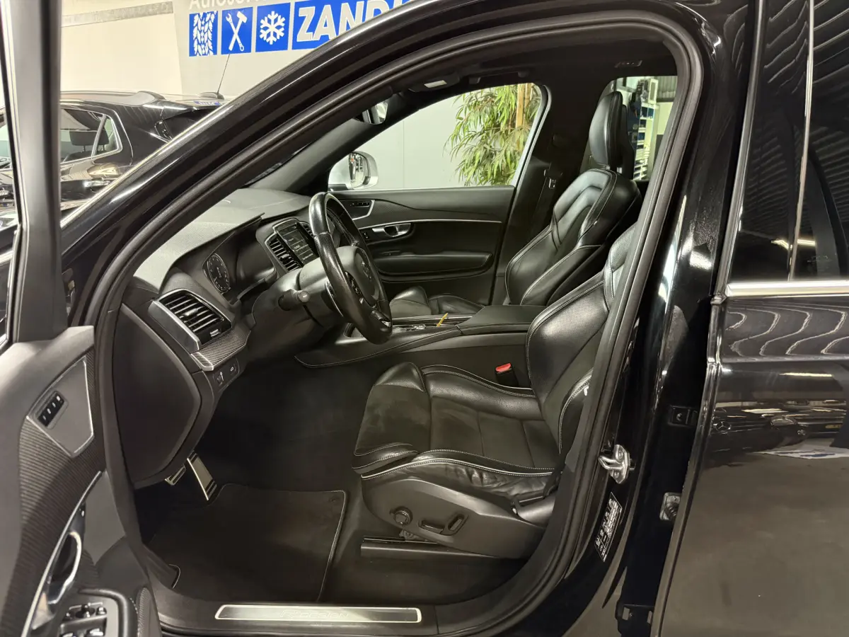 XC90 2.0 T5 AWD R-Design // Panodak // Caplay // sportstoelen met geheugen