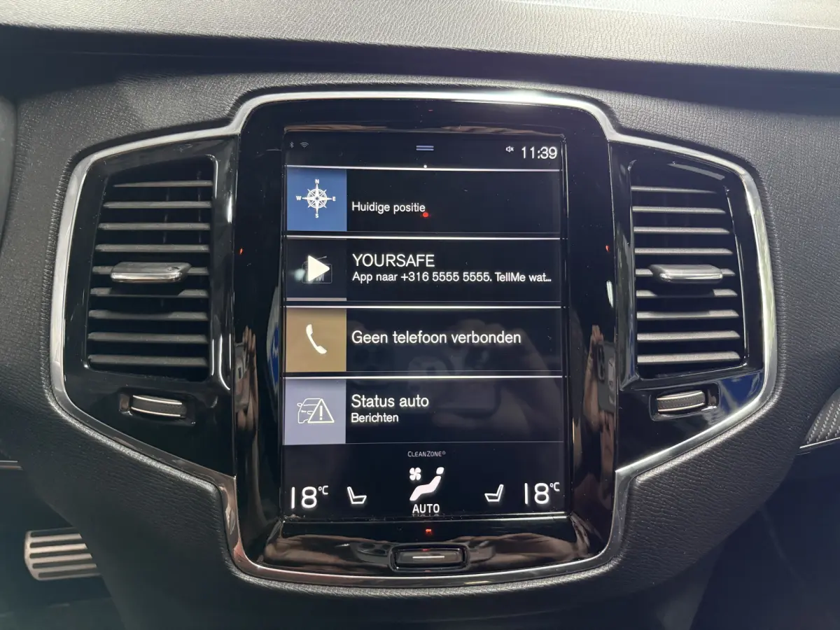 XC90 2.0 T5 AWD R-Design // Panodak // Caplay // sportstoelen met geheugen