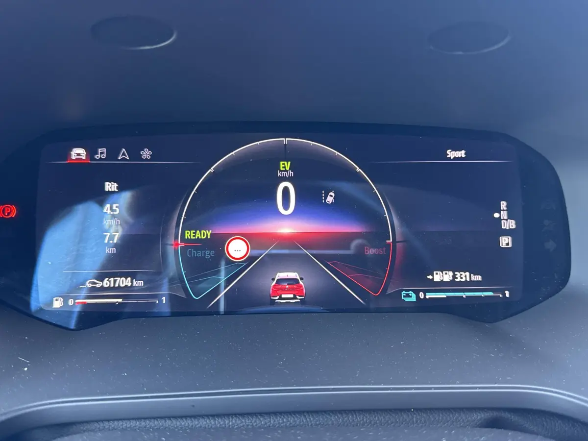 Captur 1.6 E-Tech Plug-in Hybrid 160 Intens Camera, P-sensoren voor, Navigatie, Apple/Android Auto