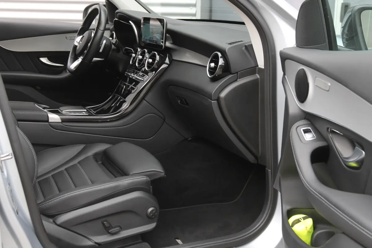 GLC 300e 4MATIC Business Solution AMG I PHEV I Aut. I Navi I Leder I Camera