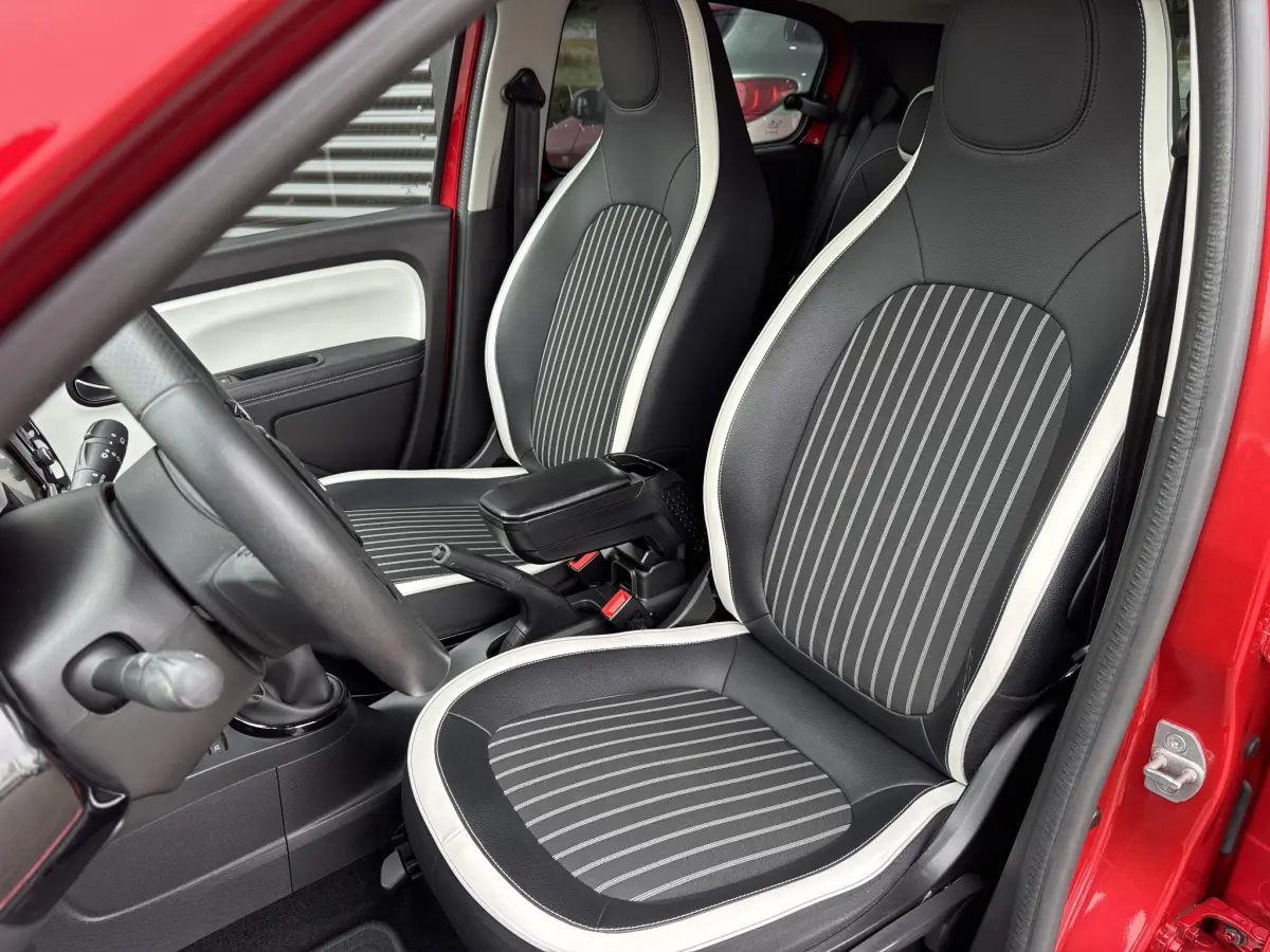 Twingo 1.0 SCe Intens Climate Control, Cruise Control, Android/Apple Auto, P-sensoren