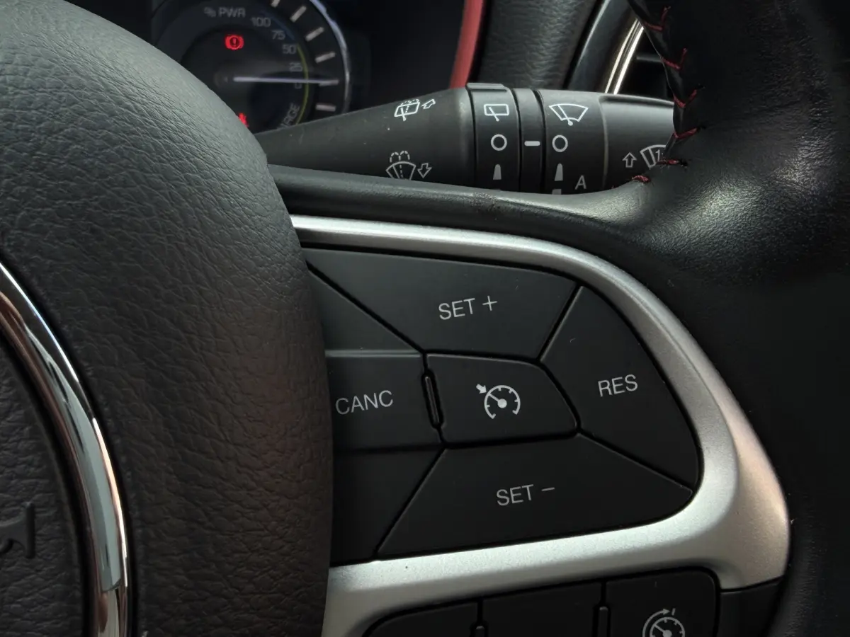 Compass 4xe 240 Plug-in Hybrid Electric Trailhawk I Aut. I Leder I Camera