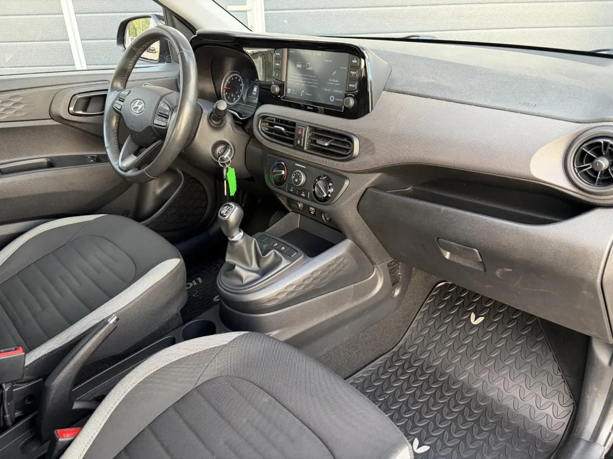 i10 1.0 Comfort 5-zits | Lichtmetaal | Elektrische ramen | CV | Parkeer sensoren |