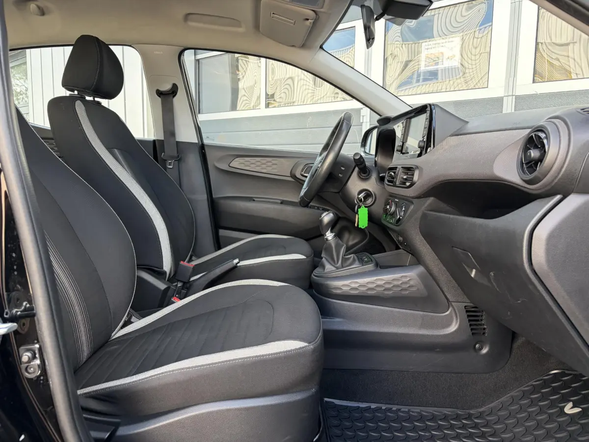 i10 1.0 Comfort 5-zits | Lichtmetaal | Elektrische ramen | CV | Parkeer sensoren |
