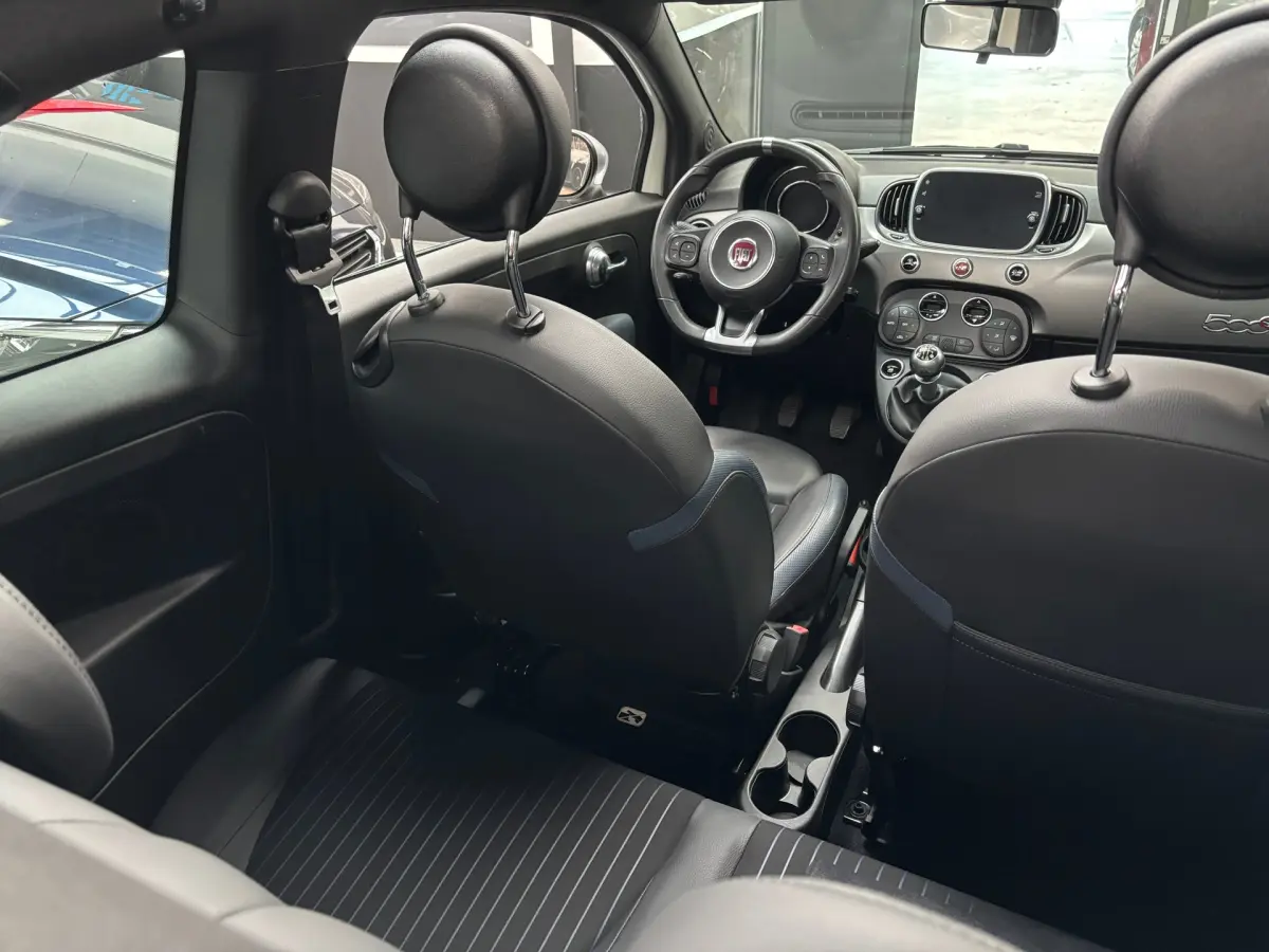 500C 1.0 Hybrid Rockstar / Carplay