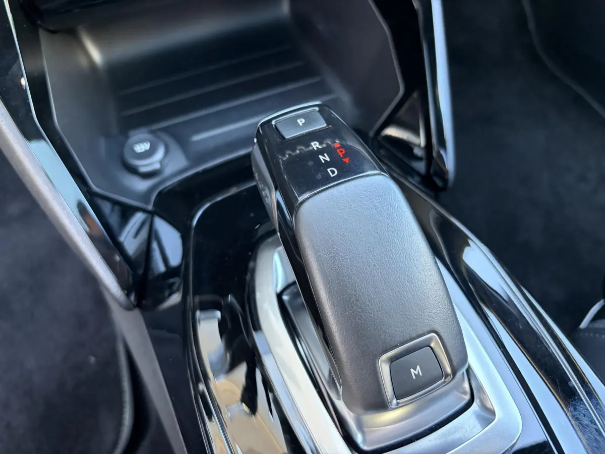 208 1.2 PureTech GT Line | Pano | Keyless | Cruise | Camera | Stoel verwarming |