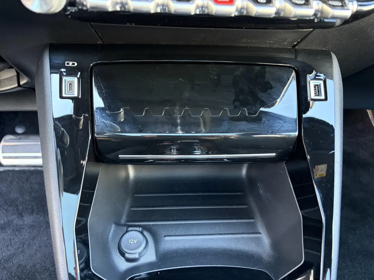 208 1.2 PureTech GT Line | Pano | Keyless | Cruise | Camera | Stoel verwarming |
