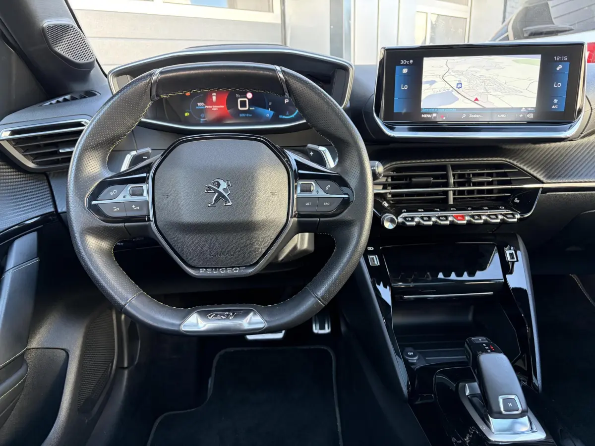 208 1.2 PureTech GT Line | Pano | Keyless | Cruise | Camera | Stoel verwarming |