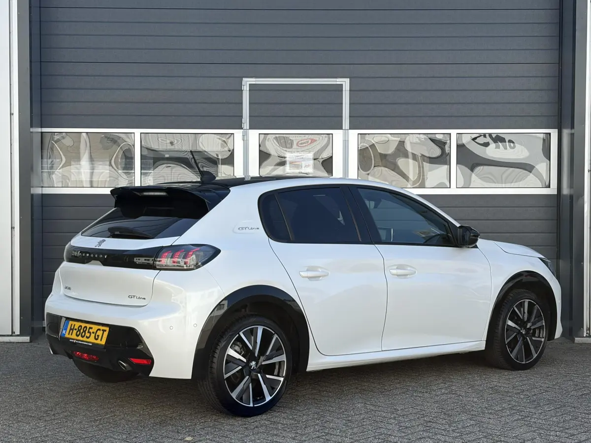208 1.2 PureTech GT Line | Pano | Keyless | Cruise | Camera | Stoel verwarming |