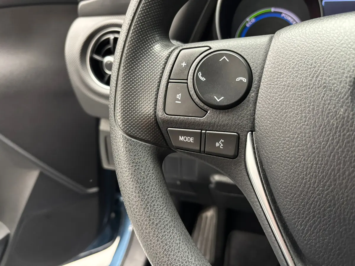 Auris 1.8 Hybrid Now