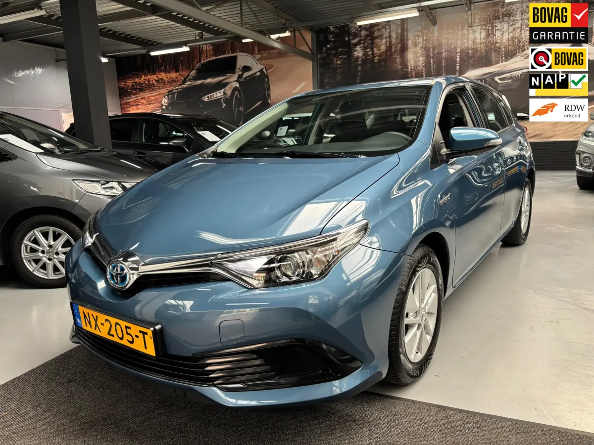 Auris 1.8 Hybrid Now