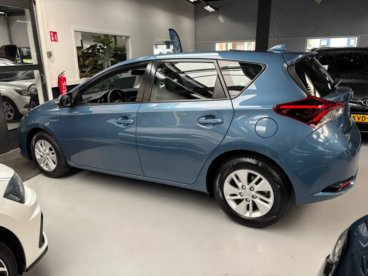 Auris 1.8 Hybrid Now