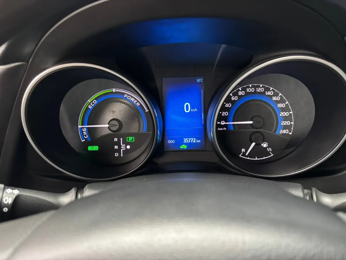 Auris 1.8 Hybrid Now