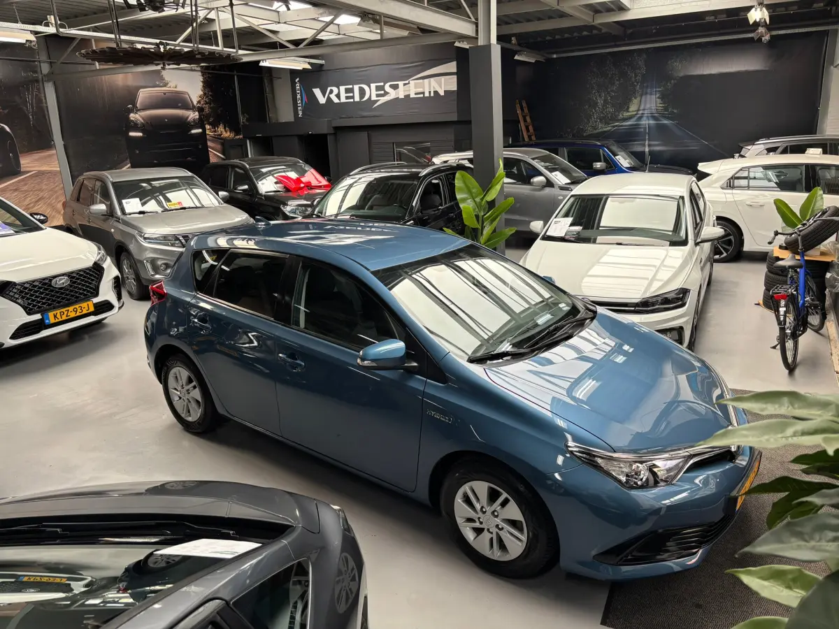 Auris 1.8 Hybrid Now