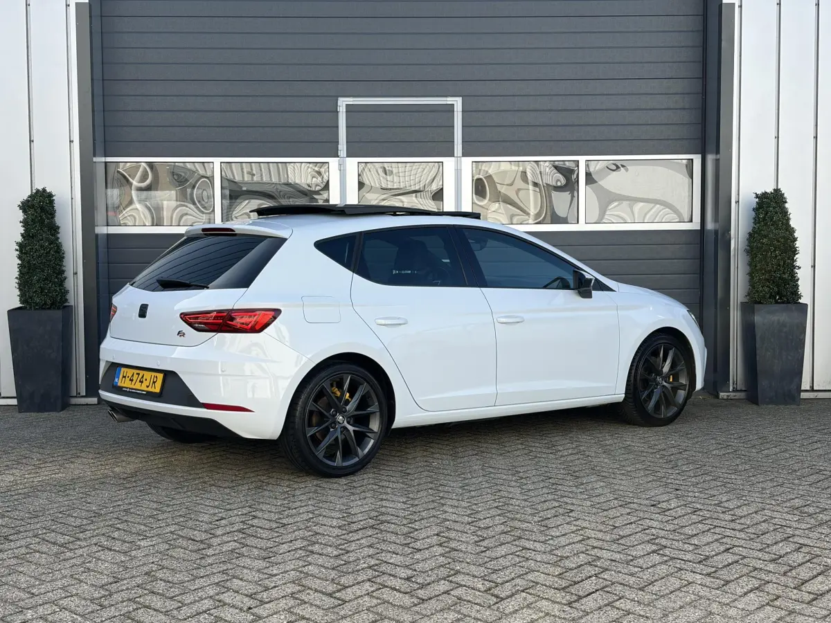 Leon 1.5 TSI FR Business Intense | LED | Pano | Virtual | Stoel verwarming | Camera |