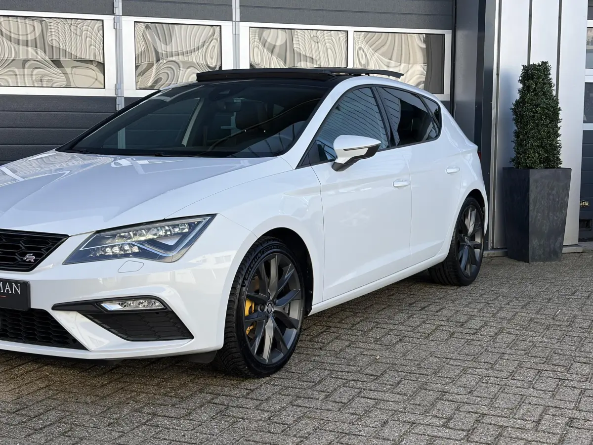 Leon 1.5 TSI FR Business Intense | LED | Pano | Virtual | Stoel verwarming | Camera |