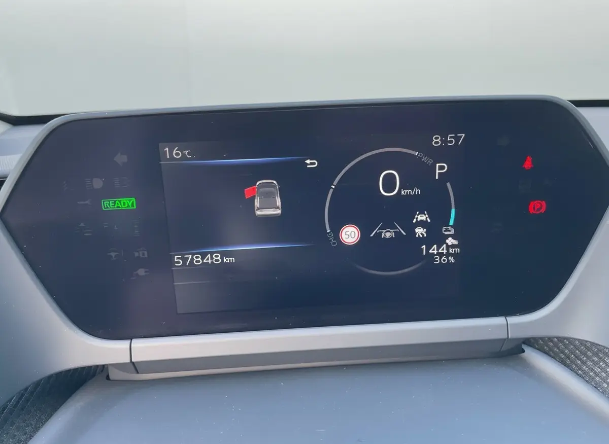 Solterra Sky Package 71 kWh SOH 95,3%, Zeer nette auto, 1e eigenaar