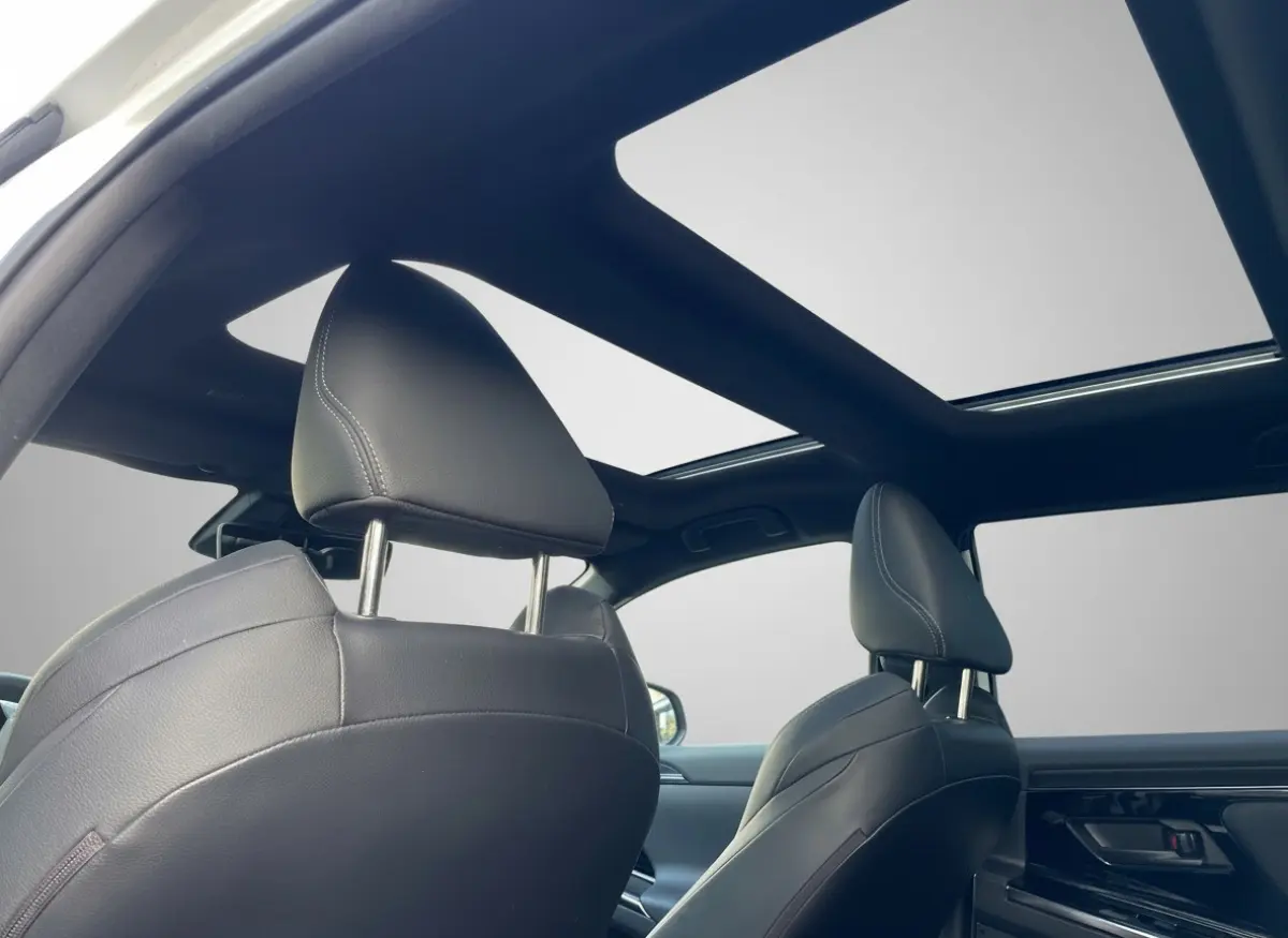 Solterra Sky Package 71 kWh SOH 95,3%, Zeer nette auto, 1e eigenaar