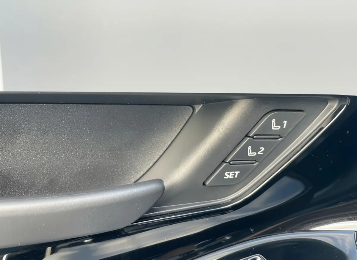 Solterra Sky Package 71 kWh SOH 95,3%, Zeer nette auto, 1e eigenaar