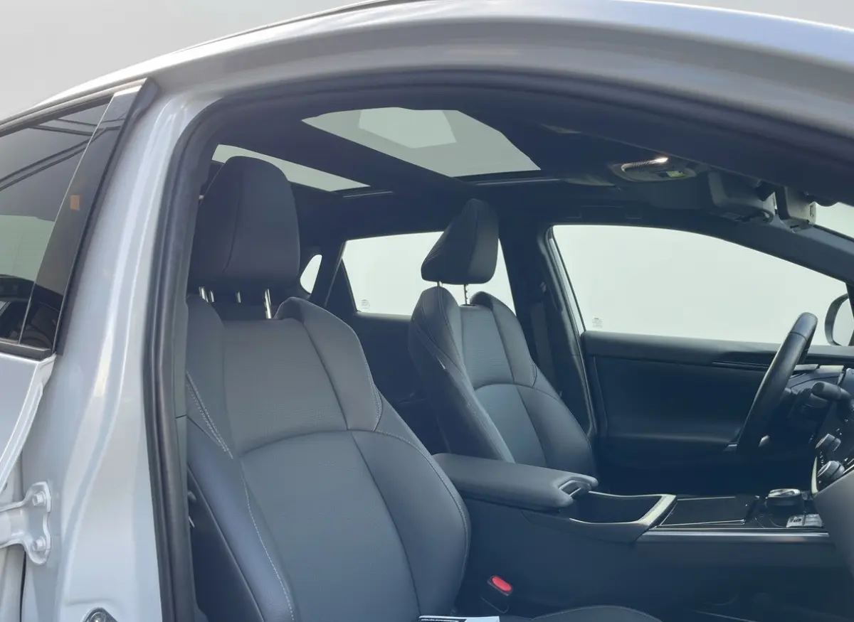 Solterra Sky Package 71 kWh SOH 95,3%, Zeer nette auto, 1e eigenaar