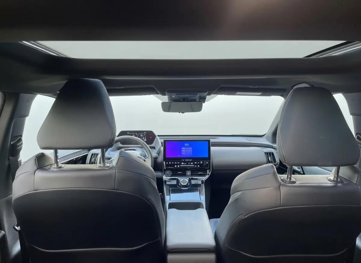 Solterra Sky Package 71 kWh SOH 95,3%, Zeer nette auto, 1e eigenaar
