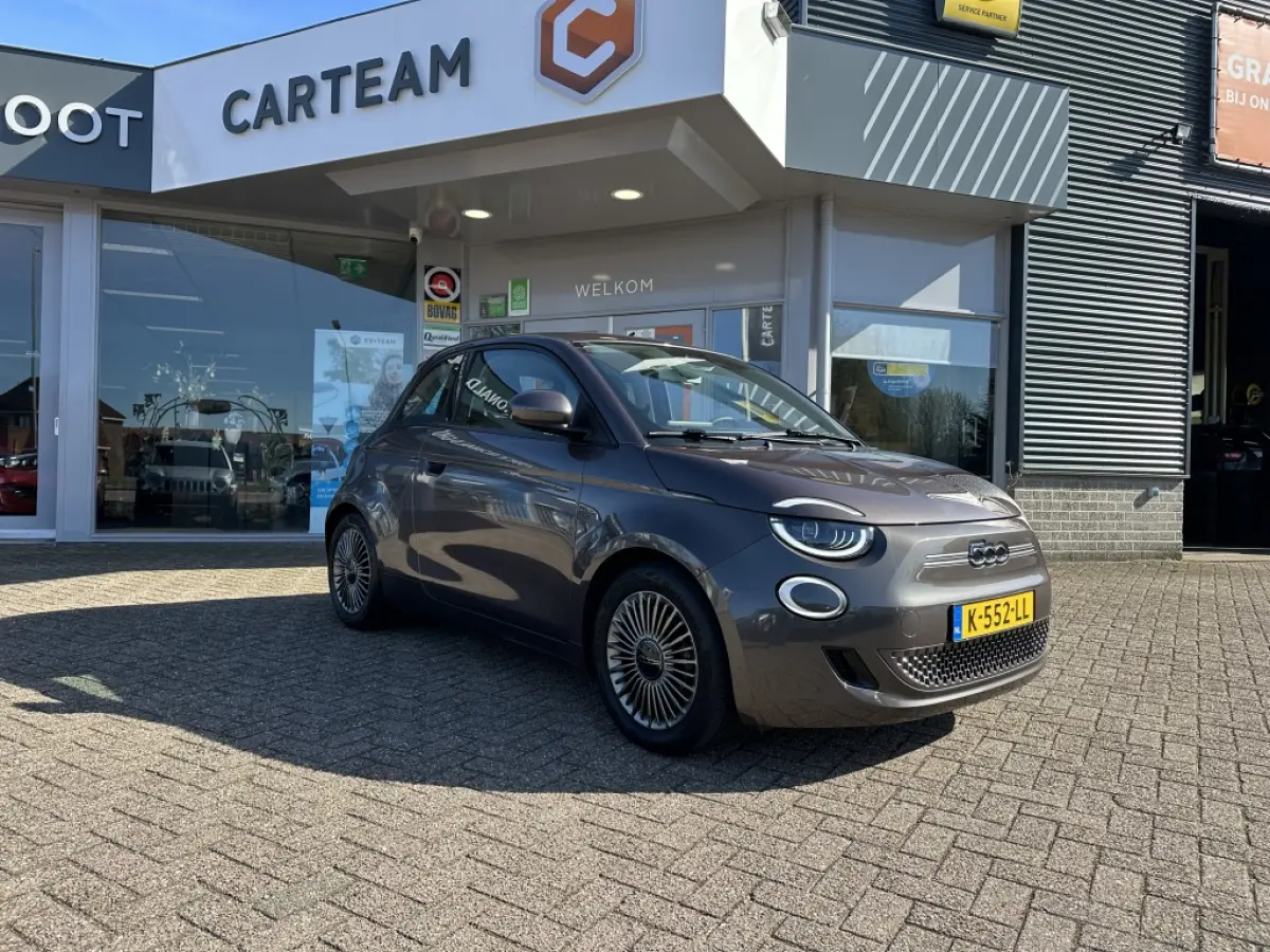 500 Electrisch SOH 92% Icon 42 kWh | CarPlay | Cruise | Airco | Winterpak. | PDC