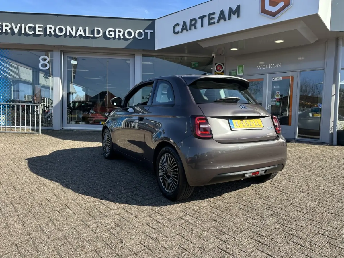 500 Electrisch SOH 92% Icon 42 kWh | CarPlay | Cruise | Airco | Winterpak. | PDC