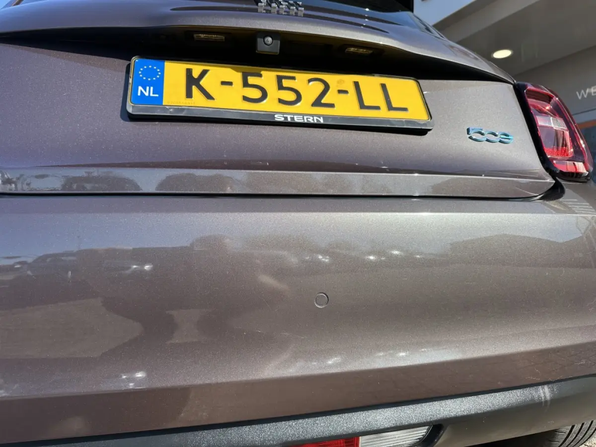 500 Electrisch SOH 92% Icon 42 kWh | CarPlay | Cruise | Airco | Winterpak. | PDC