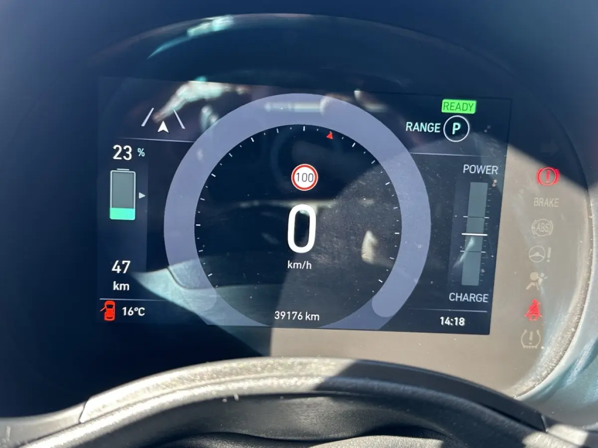 500 Electrisch SOH 92% Icon 42 kWh | CarPlay | Cruise | Airco | Winterpak. | PDC