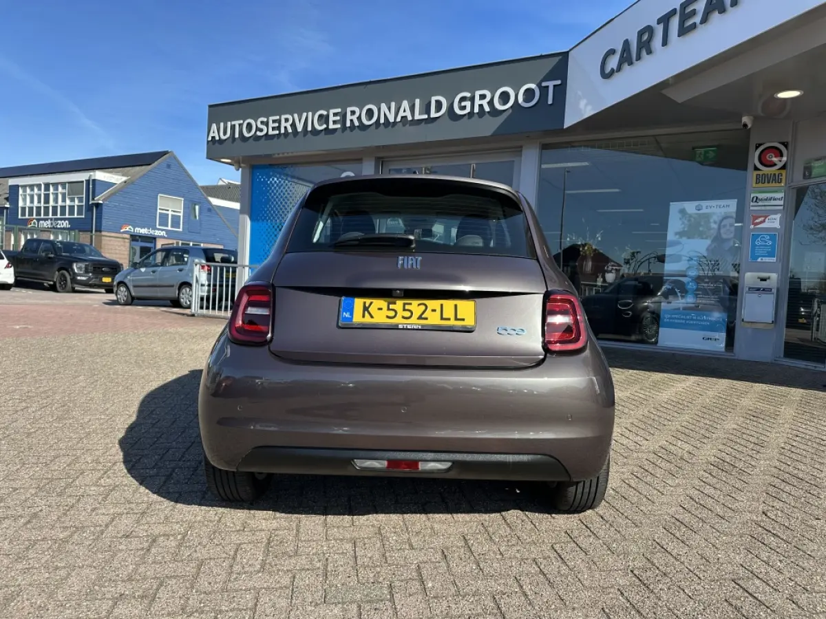 500 Electrisch SOH 92% Icon 42 kWh | CarPlay | Cruise | Airco | Winterpak. | PDC