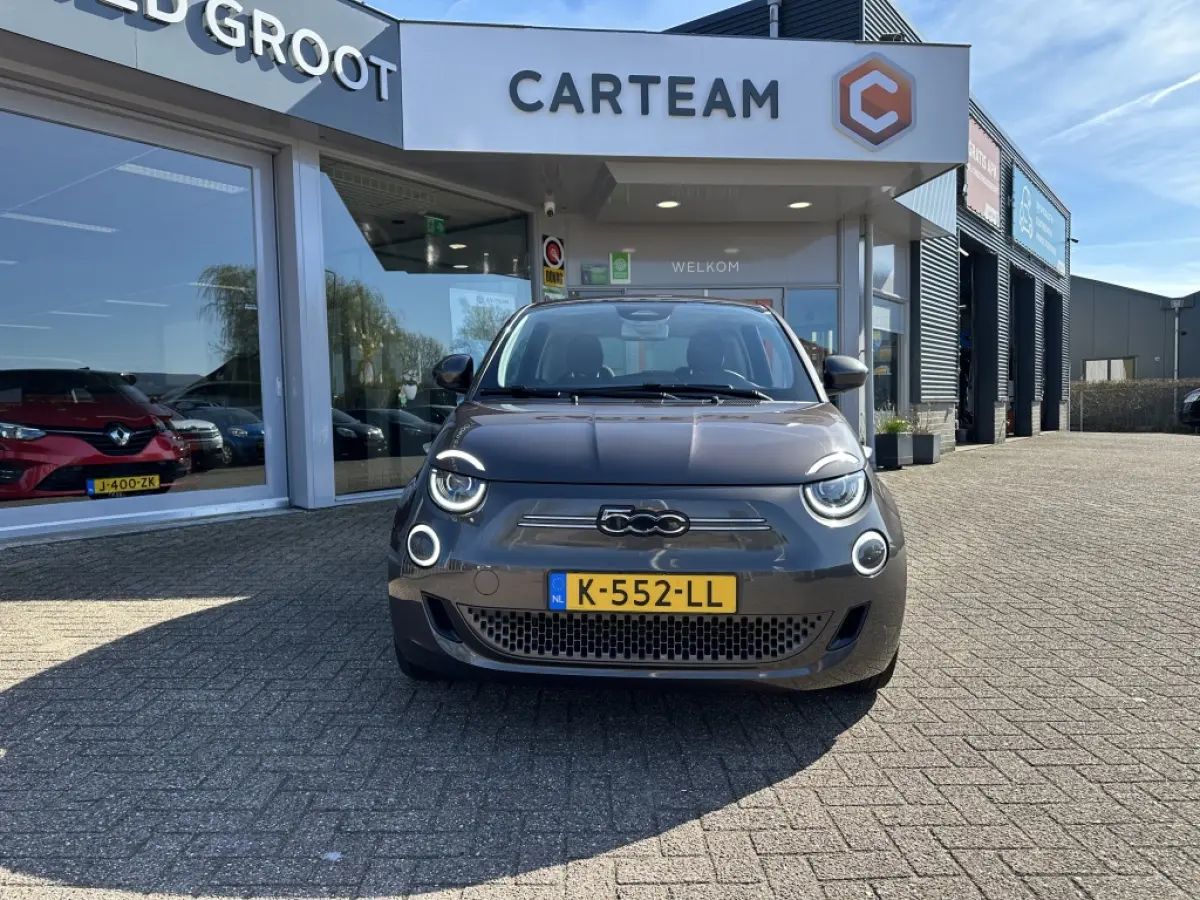 500 Electrisch SOH 92% Icon 42 kWh | CarPlay | Cruise | Airco | Winterpak. | PDC