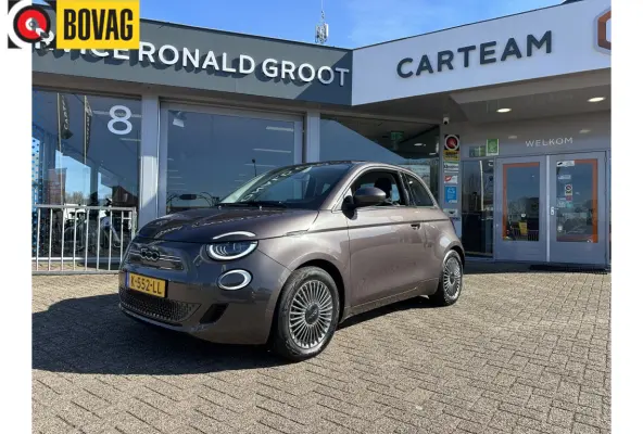 500 Electrisch SOH 92% Icon 42 kWh | CarPlay | Cruise | Airco | Winterpak. | PDC