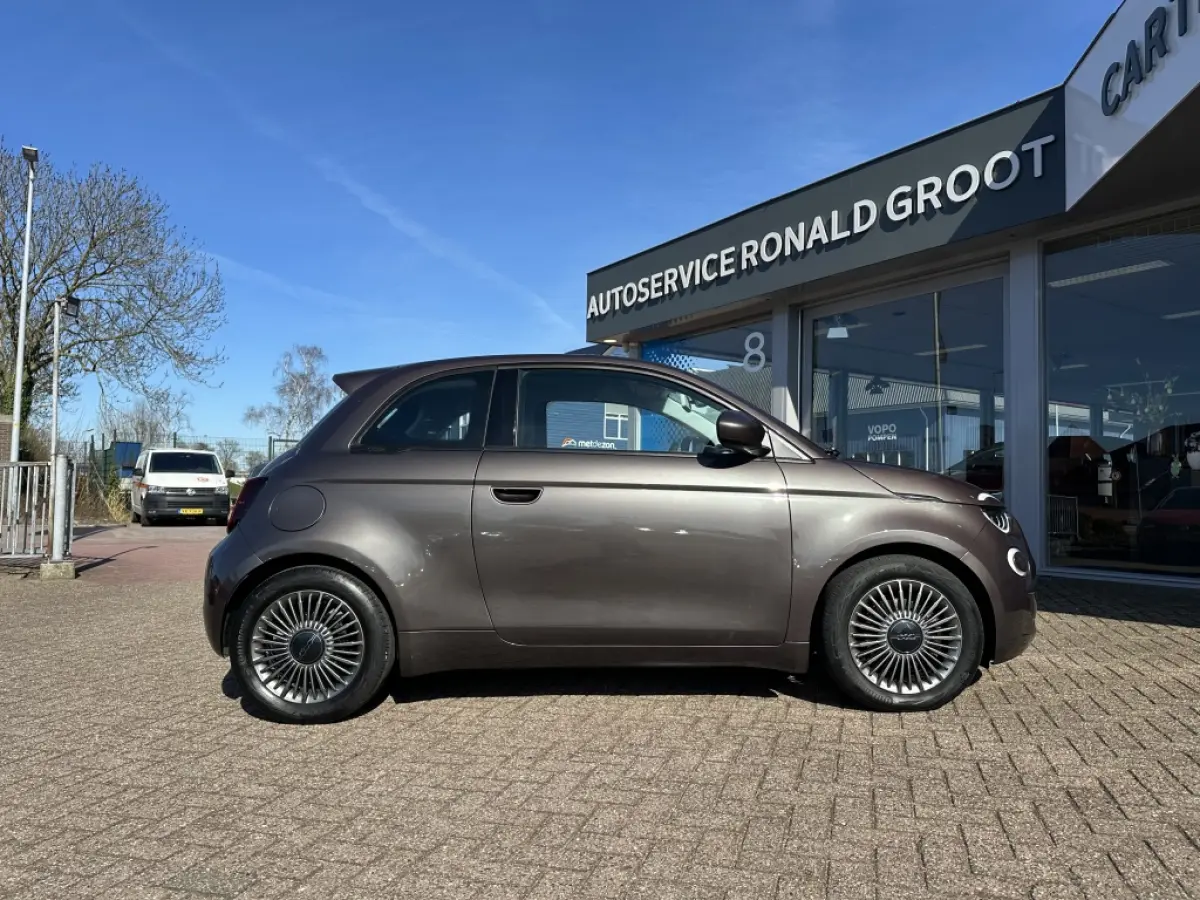 500 Electrisch SOH 92% Icon 42 kWh | CarPlay | Cruise | Airco | Winterpak. | PDC