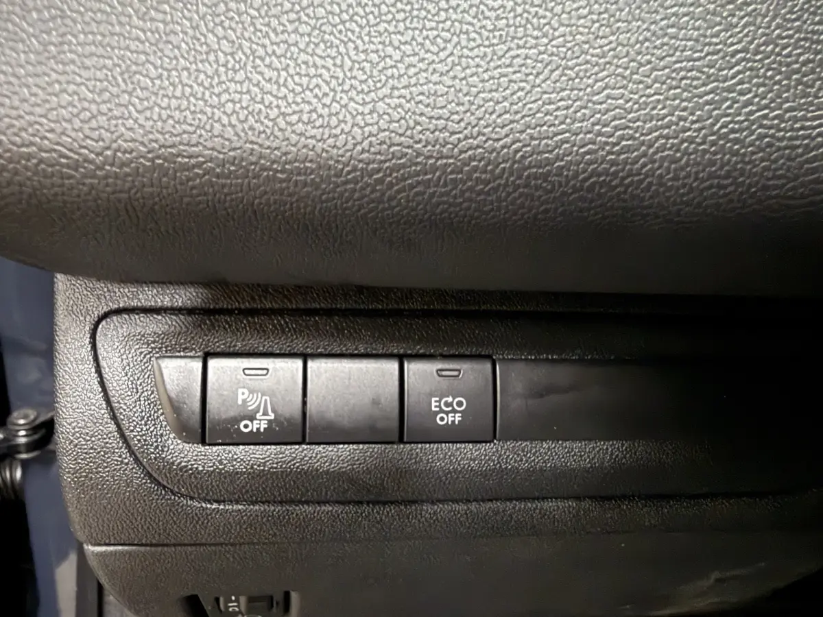 208 1.2 PureTech Blue Lease Active // Airco // Cruise
