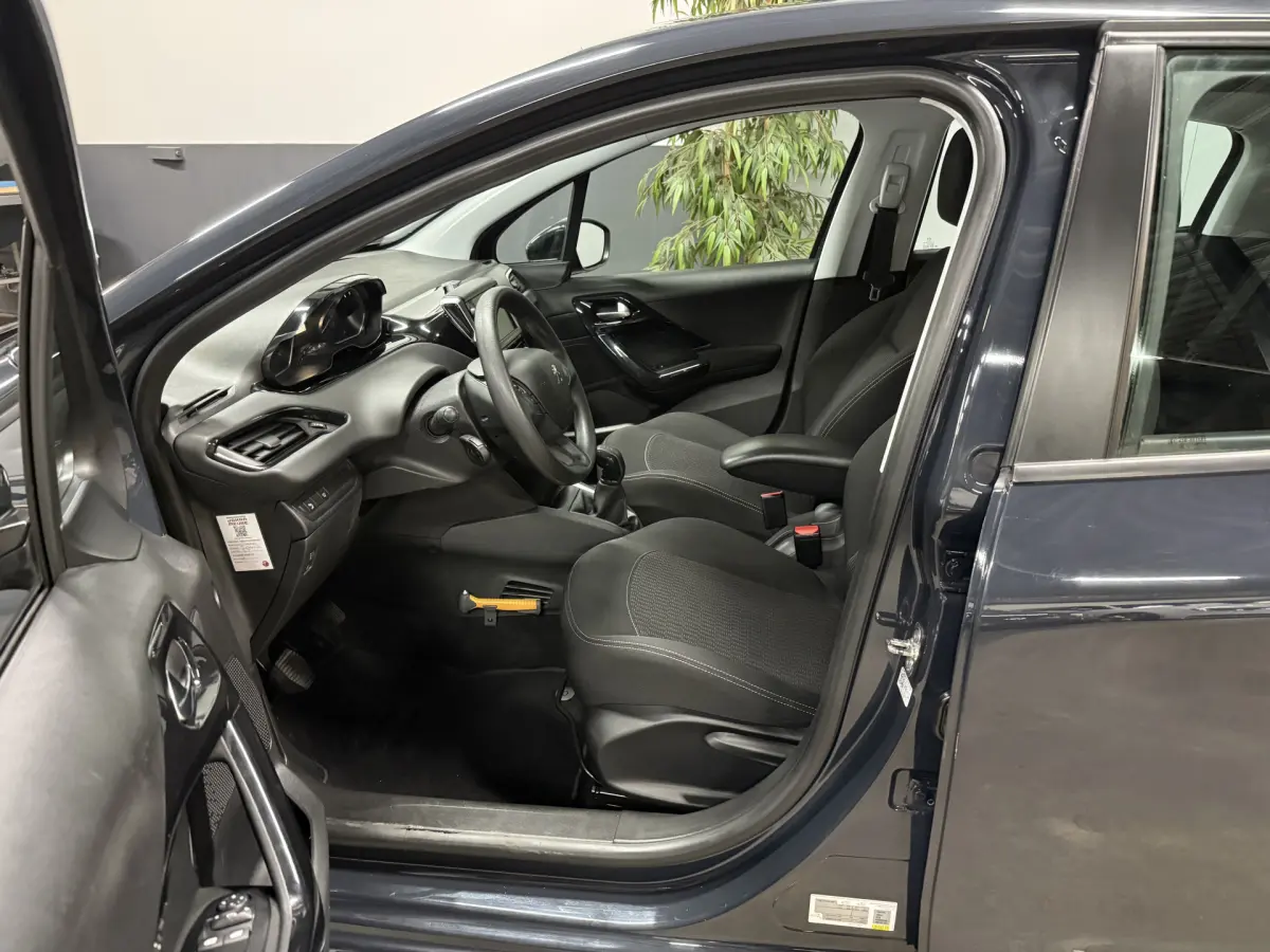 208 1.2 PureTech Blue Lease Active // Airco // Cruise