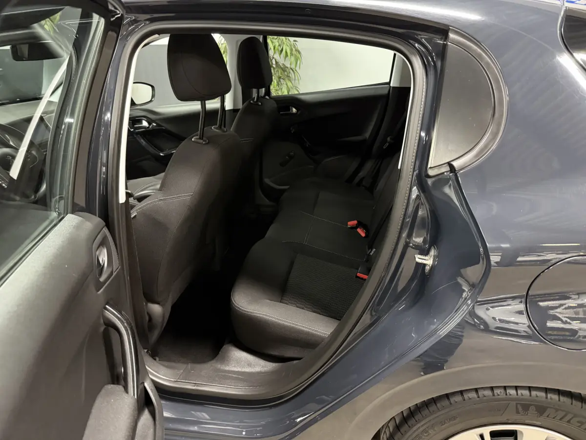 208 1.2 PureTech Blue Lease Active // Airco // Cruise