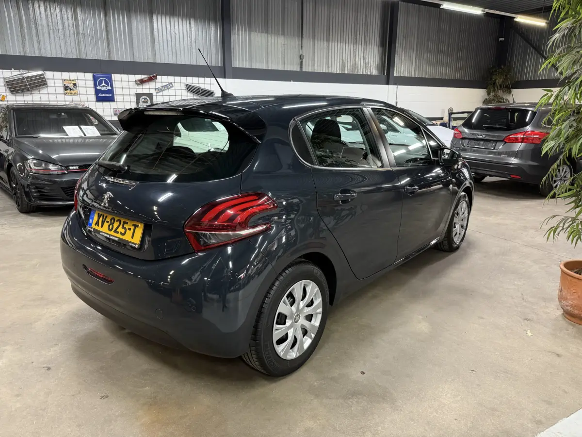 208 1.2 PureTech Blue Lease Active // Airco // Cruise