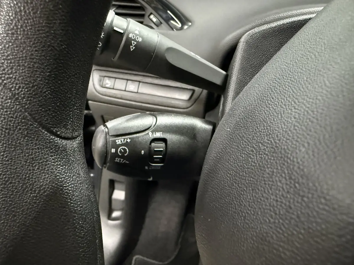 208 1.2 PureTech Blue Lease Active // Airco // Cruise