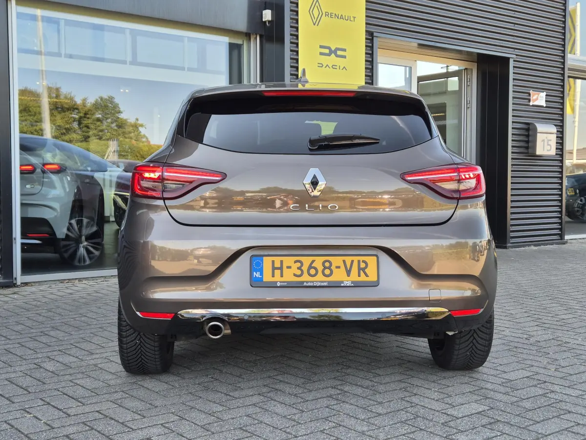 Clio 1.3 TCe 130 EDC AUTOMAAT Initiale Paris EXCLUSIEF Topmodel met o.a. Leer, Stoel- en Stuurverwarming,