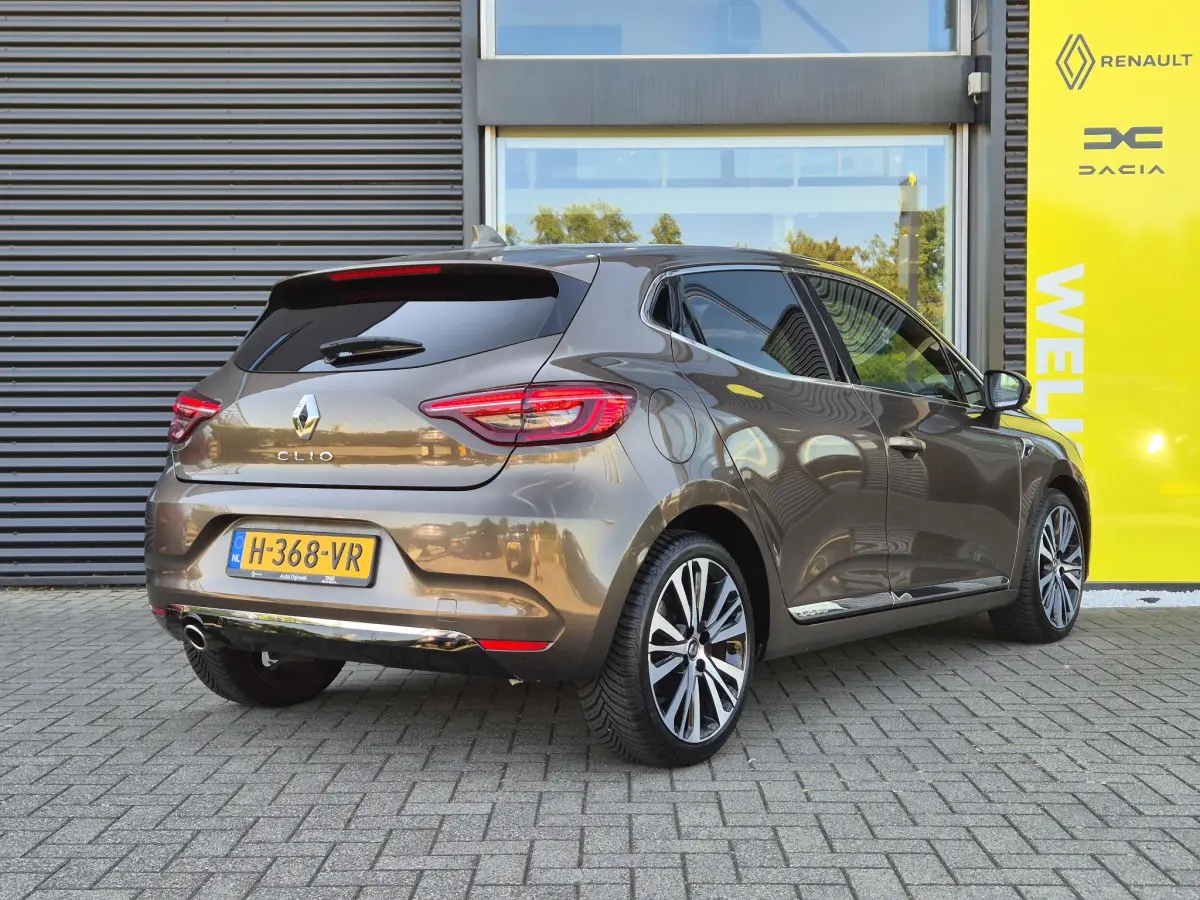 Clio 1.3 TCe 130 EDC AUTOMAAT Initiale Paris EXCLUSIEF Topmodel met o.a. Leer, Stoel- en Stuurverwarming,