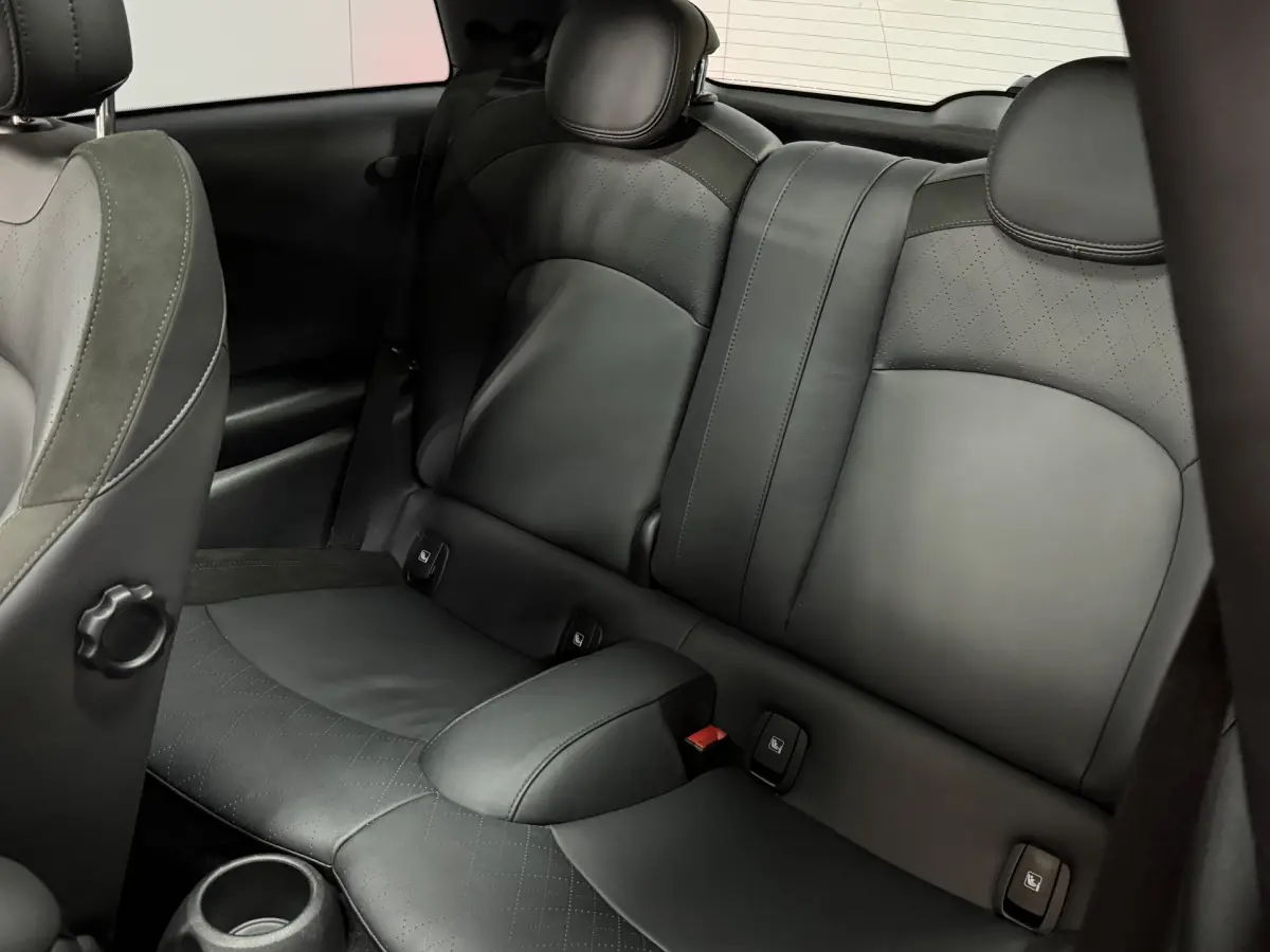 3-Deurs 2.0 Cooper S JCW // Panodak // Camera // Carplay