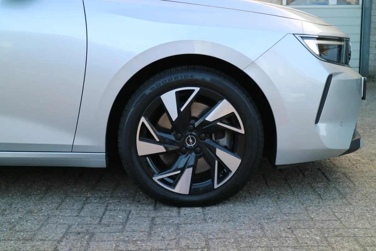 Astra 1.6 Turbo Plug In Hybrid Ultimate | SOH 97% | AGR Stoelen! | Camera | Compleet! |