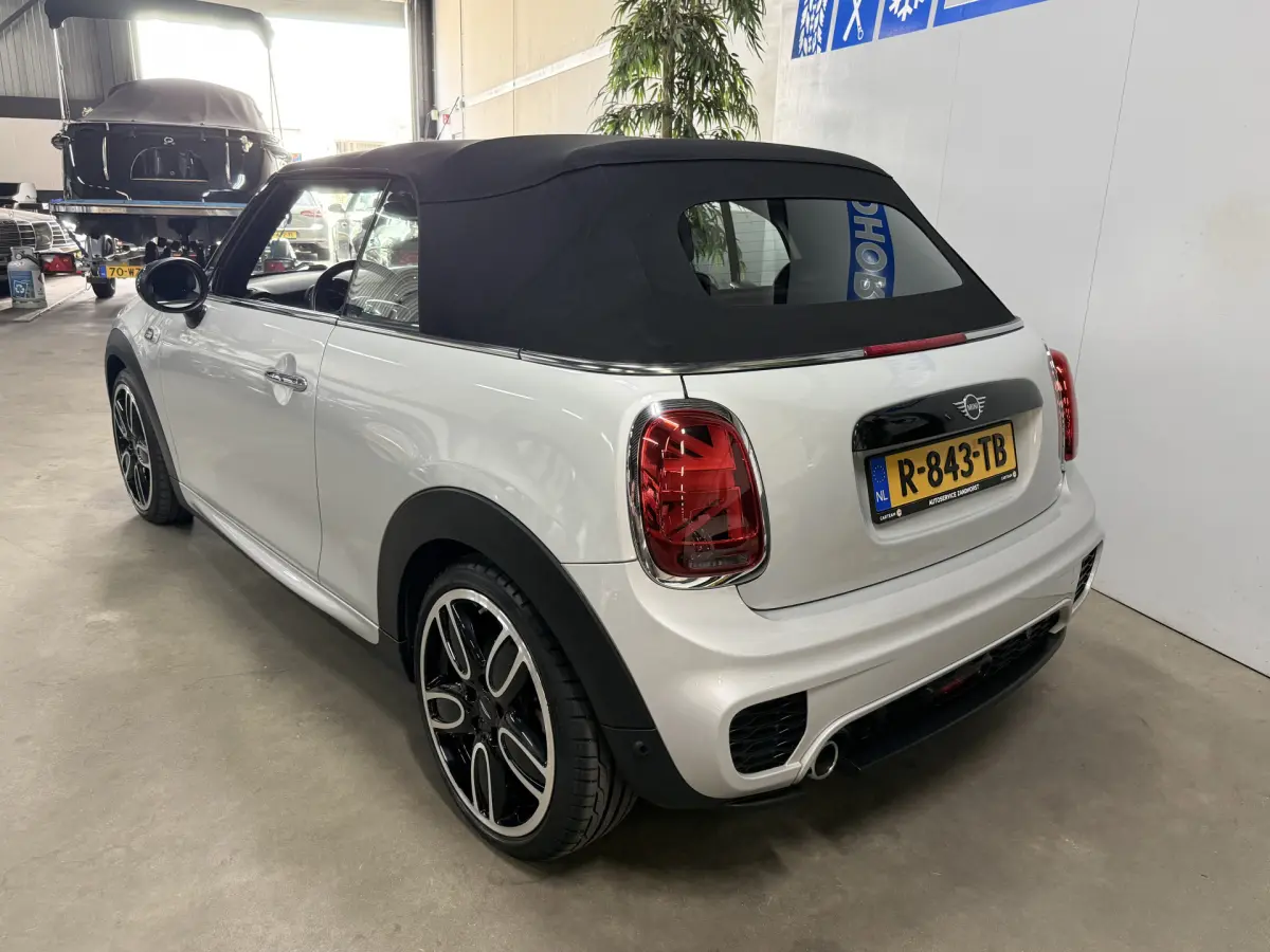 Cooper Cabrio 1.5 Salt // Leer // Mini Yours // JCW!