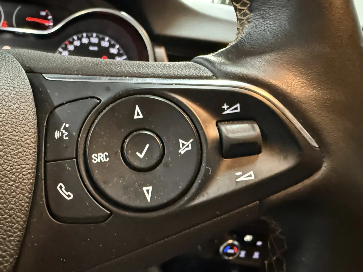 Crossland X 1.2 Turbo Online Edition // Autom. // Carplay // stoelverw.