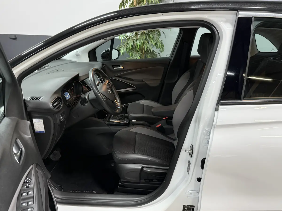 Crossland X 1.2 Turbo Online Edition // Autom. // Carplay // stoelverw.