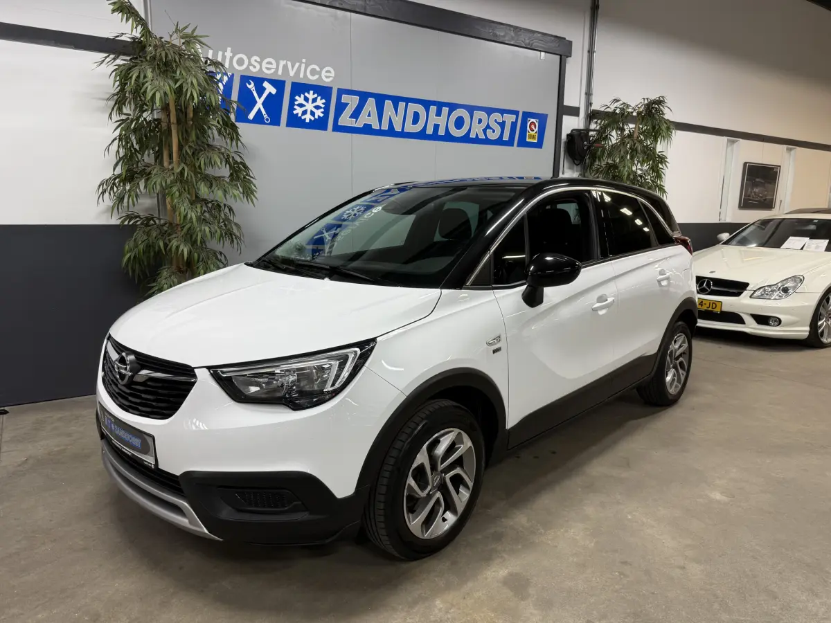 Crossland X 1.2 Turbo 120 Jaar Edition //