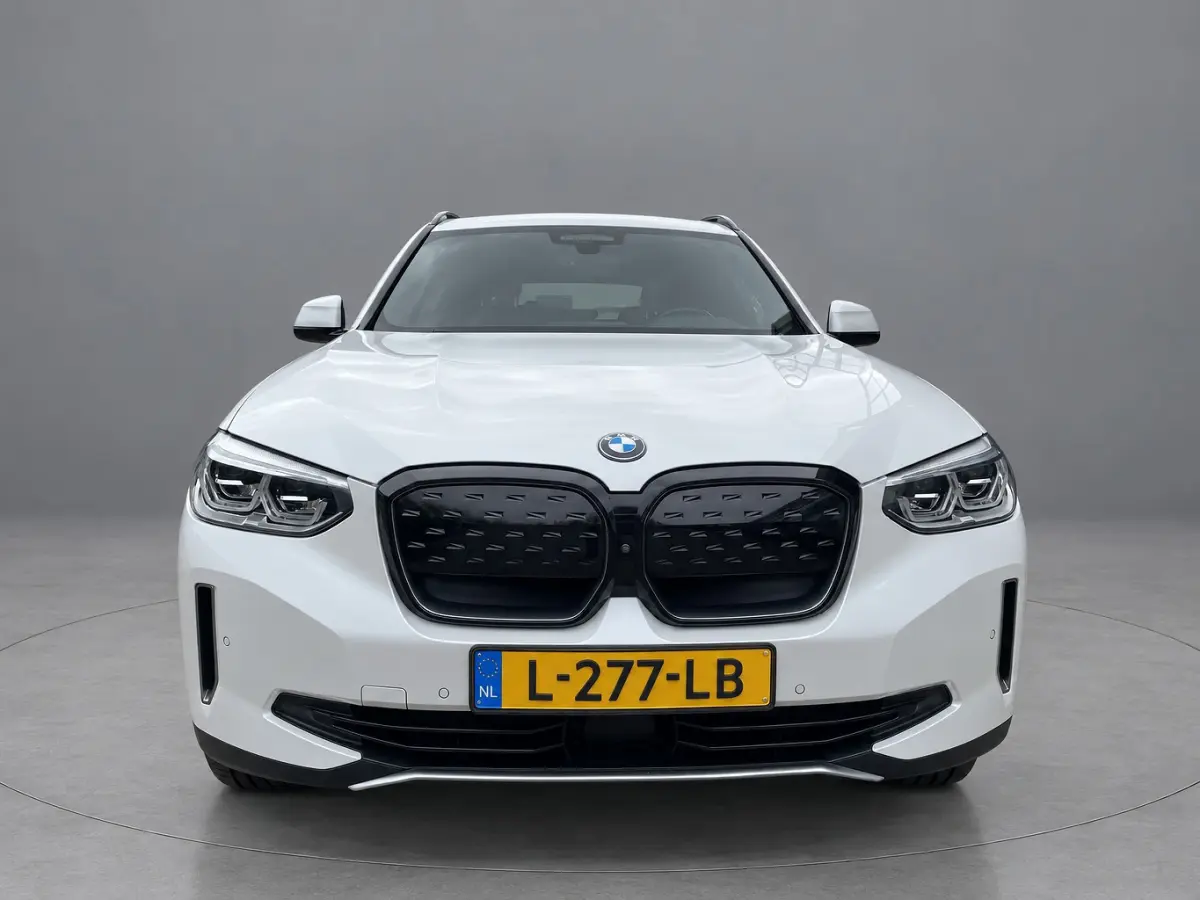 iX3 High Executive 80 kWh PANORAMA DAK, FULL OPTIOS, DEALER ONDERHOUDEN