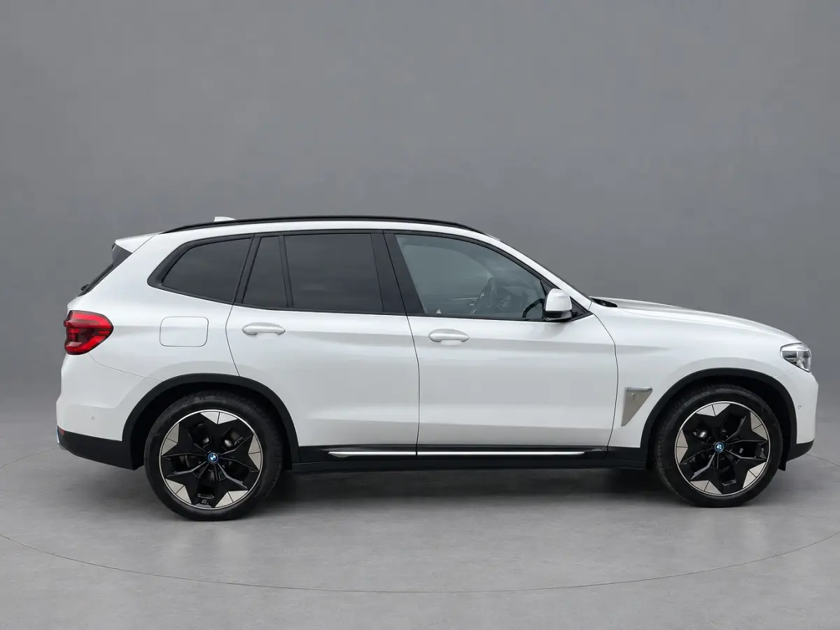 iX3 High Executive 80 kWh PANORAMA DAK, FULL OPTIOS, DEALER ONDERHOUDEN