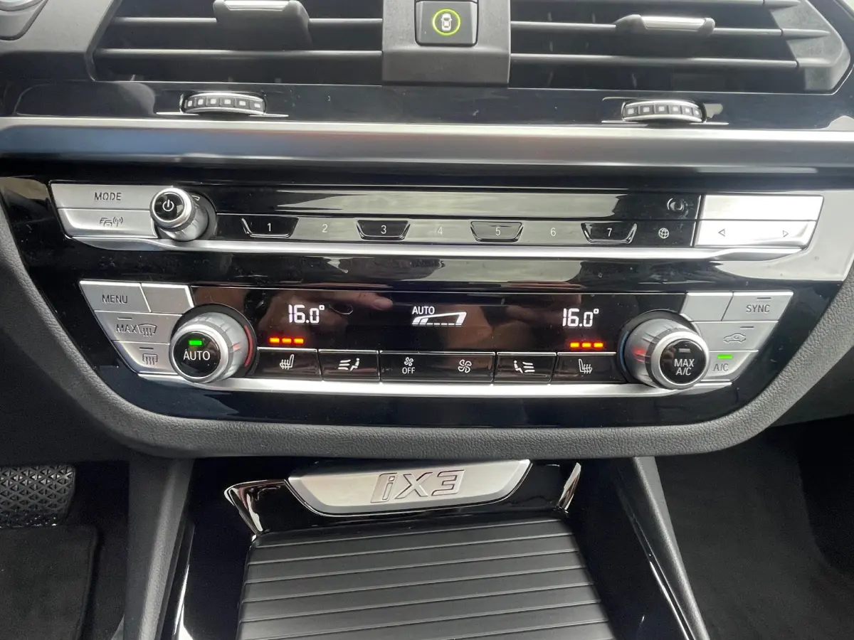 iX3 High Executive 80 kWh PANORAMA DAK, FULL OPTIOS, DEALER ONDERHOUDEN